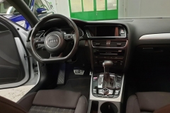 Audi A4 Avant 2.0 TDI 140 kW Sline Aut interirér