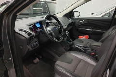 Ford Kuga 2.0 TDCI 110kW Titan 4x4 Aut 2015 předek interier