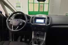 Ford S-MAX 2.0 TDCI 110 kW Business SYNC3 interiér