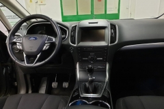 Ford S-MAX 2.0 TDCI 132 kW Titanium interiér