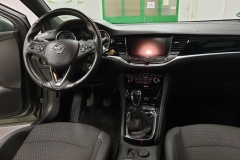 Opel Astra 1.6 BiCDTi 118 kW Innovation interiér