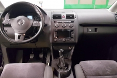 Volkswagen Touran 1.6 TDI Highline 2013 cockpit